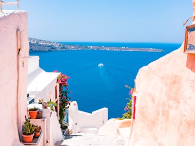 东方神龙主题老虎机游戏，金色龙纹和宝珠图案